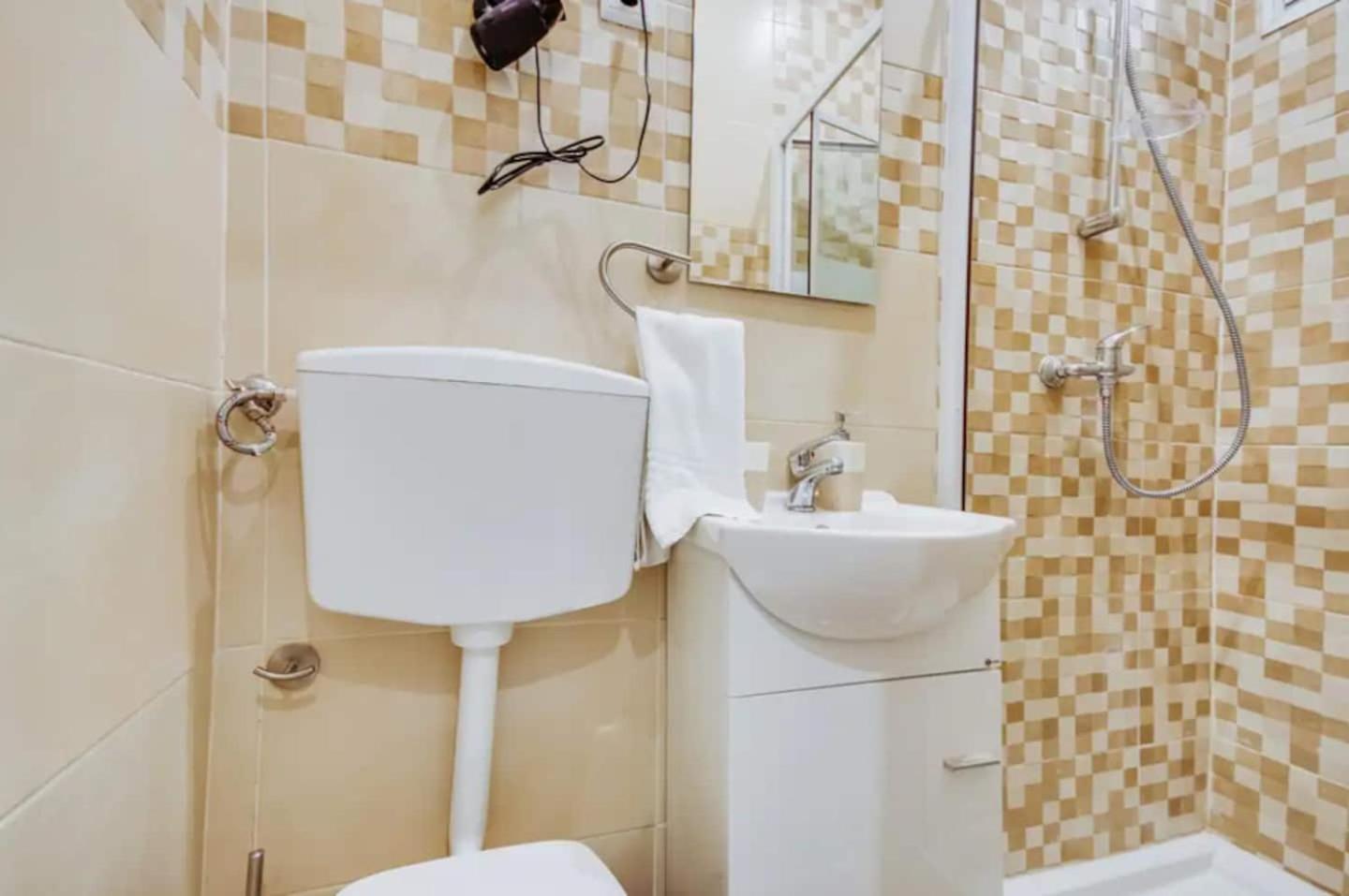 3 Bedroom Apartment In Baixa With River View Lisboa Eksteriør billede