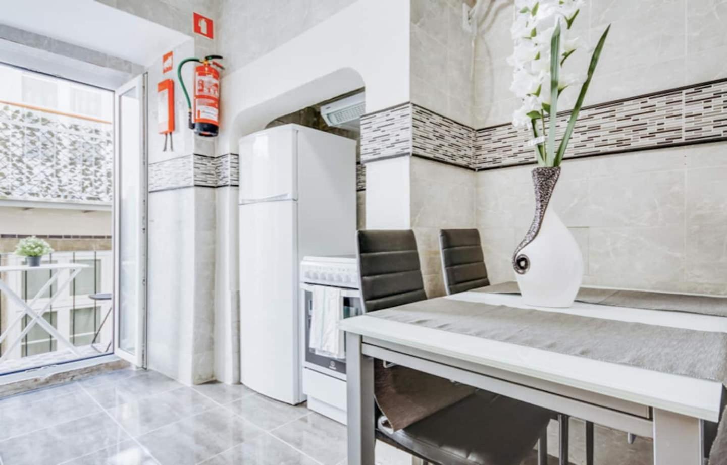 3 Bedroom Apartment In Baixa With River View Lisboa Eksteriør billede